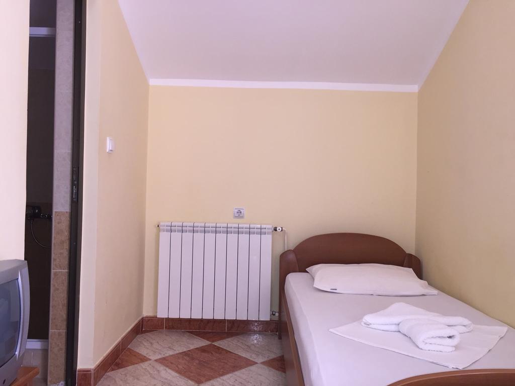 Apartments Adok Будва Екстериор снимка